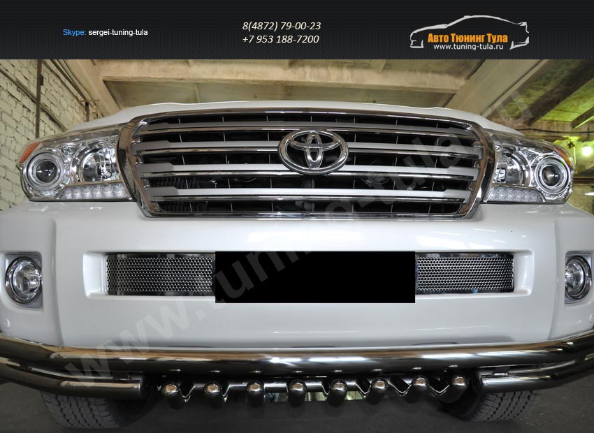 Накладка на решетку в бампер Toyota LC 200 с 2012+/арт.399-14